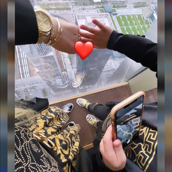 ❤️💯 authentic versace tops with black pants - Picture 10 of 13